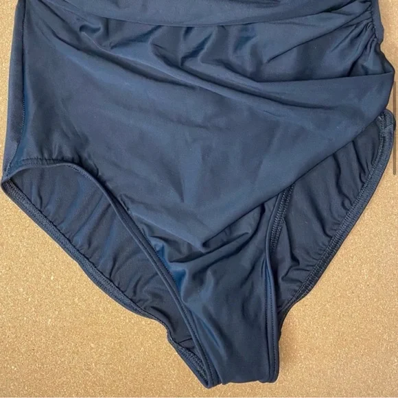 Miraclesuit Sanibel One Piece Swimsuit Black Size 18 New